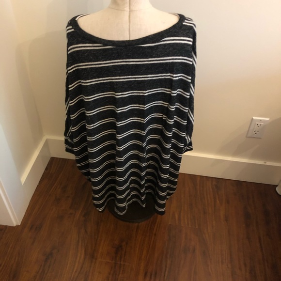 Striped Tunic Top - Picture 3 of 3